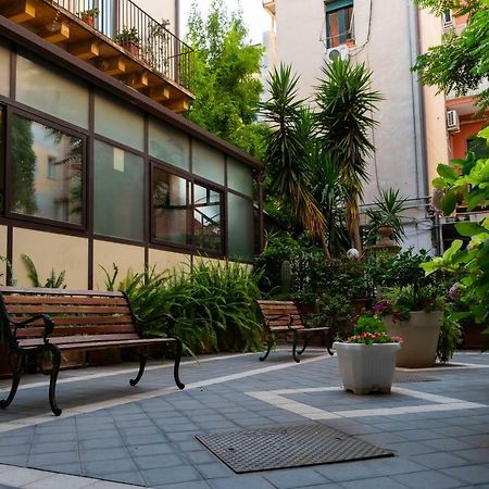 B&B Antico Corso คาตาเนีย ภายนอก รูปภาพ
