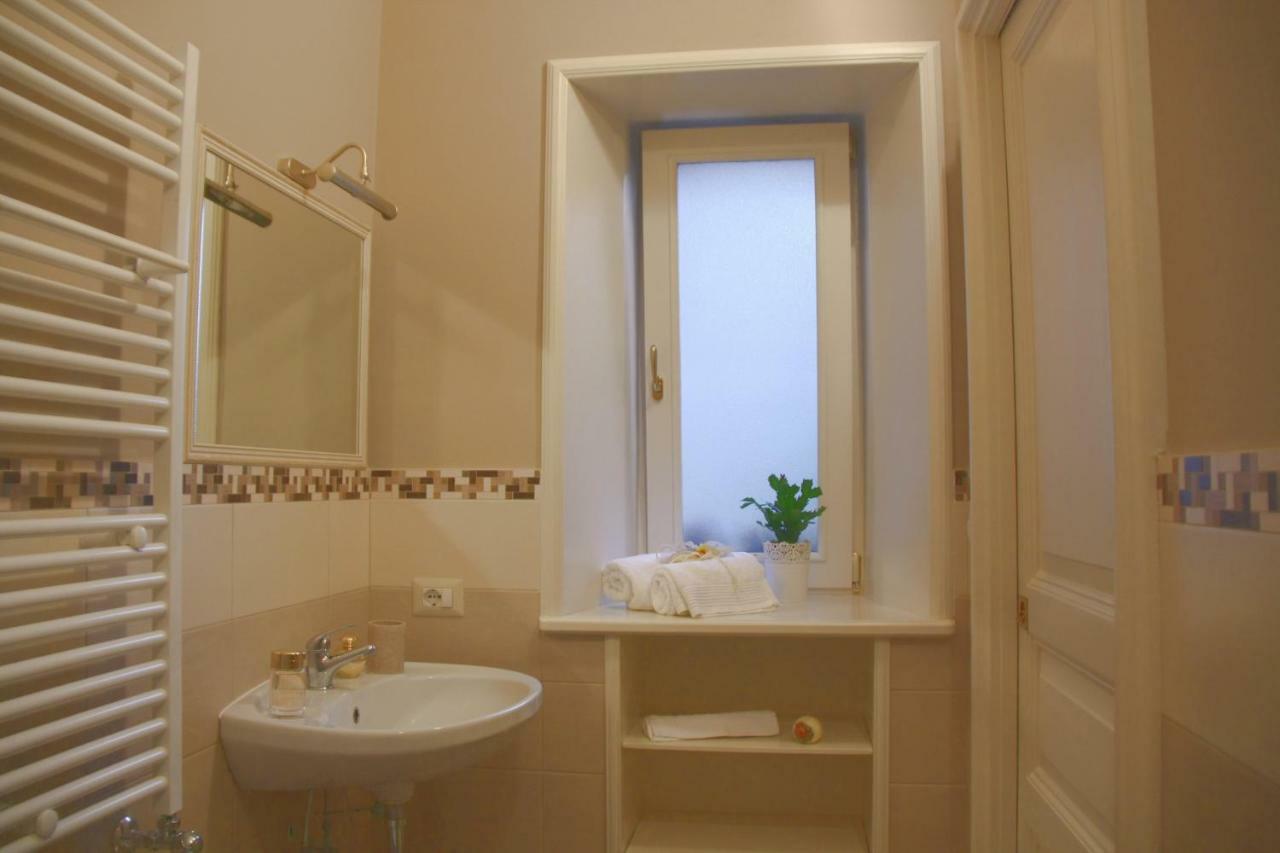 B&B Antico Corso คาตาเนีย ภายนอก รูปภาพ