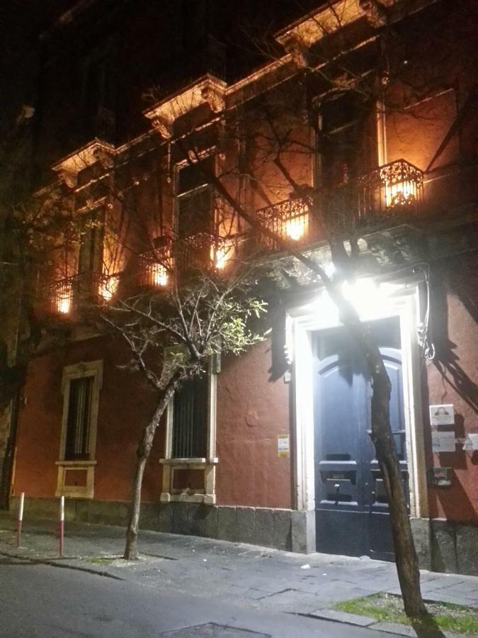 B&B Antico Corso คาตาเนีย ภายนอก รูปภาพ