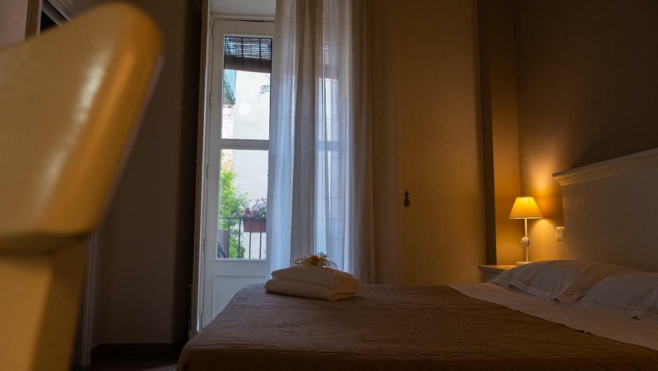 B&B Antico Corso คาตาเนีย ภายนอก รูปภาพ