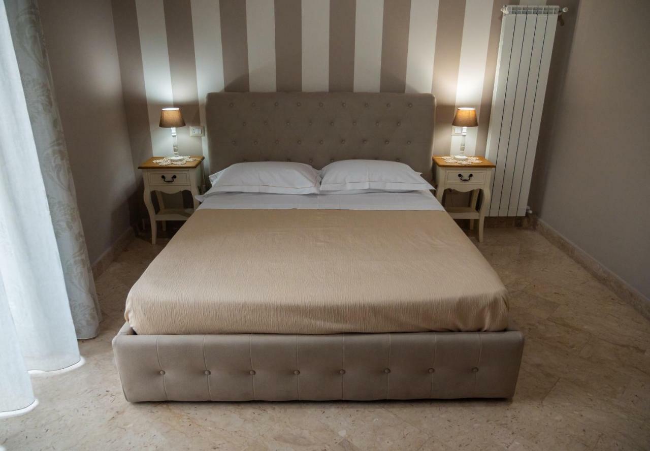 B&B Antico Corso คาตาเนีย ภายนอก รูปภาพ