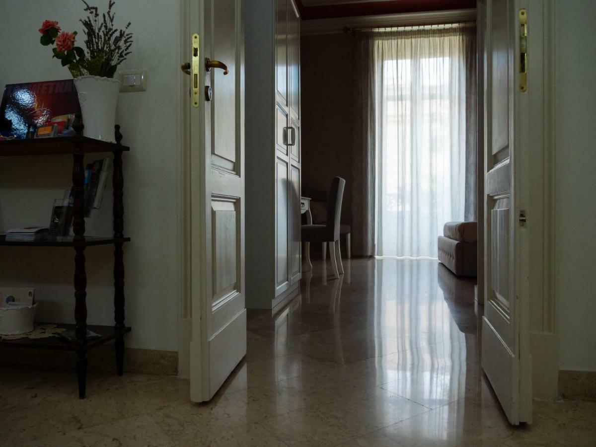 B&B Antico Corso คาตาเนีย ภายนอก รูปภาพ